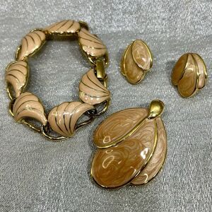 Vintage 1980s NAPIER & TRIFARI Coral Pendant, Earrings, Bracelet Set gold tone